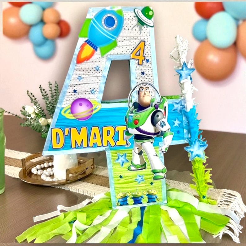 Piñata de Buzz Lightyear: Toy Story, temática espacial, personalizada imagen 9