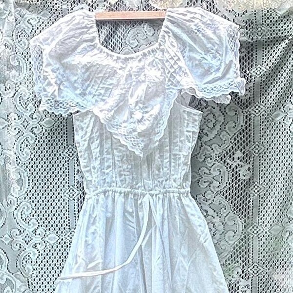Vestido de verano blanco de algodón con encaje midi, estilo vintage retro bohemio, para disfraz, estilo bohemio romántico, para boda, fiesta de té, estilo cottagecore de hadas, mediano.