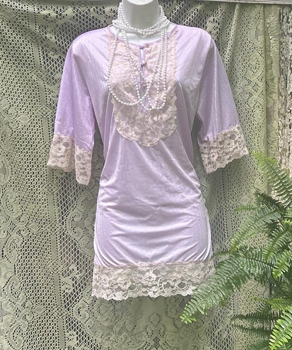 Vintage lavender mini Robe nightgown Lace Trim Lingerie