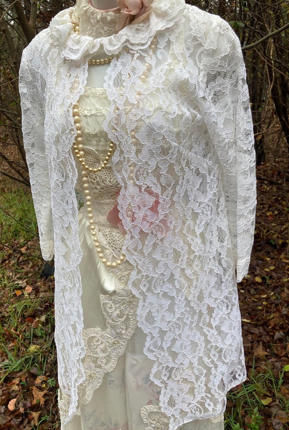 White lace jacket throw shrug  boho   vintage wed… - image 4