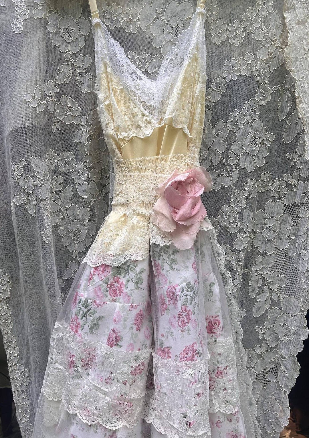Women's Vintage Heart Floral Vine Art Butterfly Lace Dress main image 1