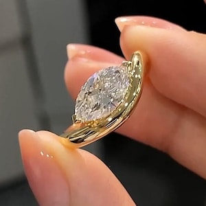 Unikatowy pływający koszyk ślubny, 1,00 CT East To West Marquise Cut Bezbarwny Moissanite Pierścionek zaręczynowy, 14K żółte złoto Solitaire Pierścionek
