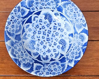Bol vintage japonais en porcelaine Arita bleu et blanc à motif d'hortensias, 19 cm (7,5 pouces), style Imari