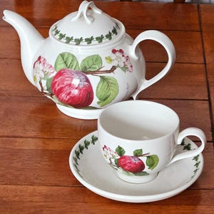 Portmeirion Pomona Red Apple 2 Pint Tekanna och Matchande Frukost Stor Tekopp med Fat