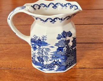 Vintage Ringtons Quarter Willow Pattern Snack Dishes and Wooden