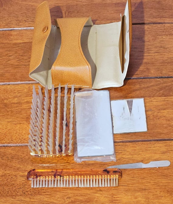 Vintage Travel Grooming Mini Set – Brush, Comb & Mirror – Compact 