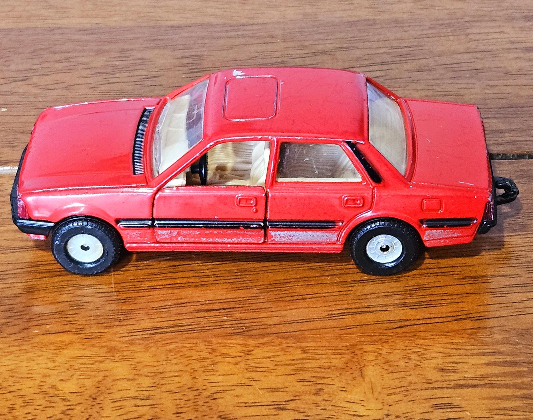 Corgi Triumph Acclaim Blue 1:36th 276 and Corgi Peugeot 505 ST1