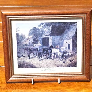 Impresión enmarcada de la galería "Caballos enjaezados" de J. F. Herring Jr., escena de granja vintage