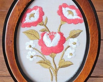 Vintage Floral Hand Stiched Wall Decor Round Wood Frame Glass Front  16.5 Cm