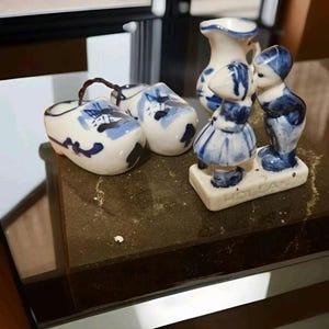 Vintage Delft Holland Blue & White Windmill Leaf Porcelain Collectable Miniatures Jug , Clogs,Children  kissing
