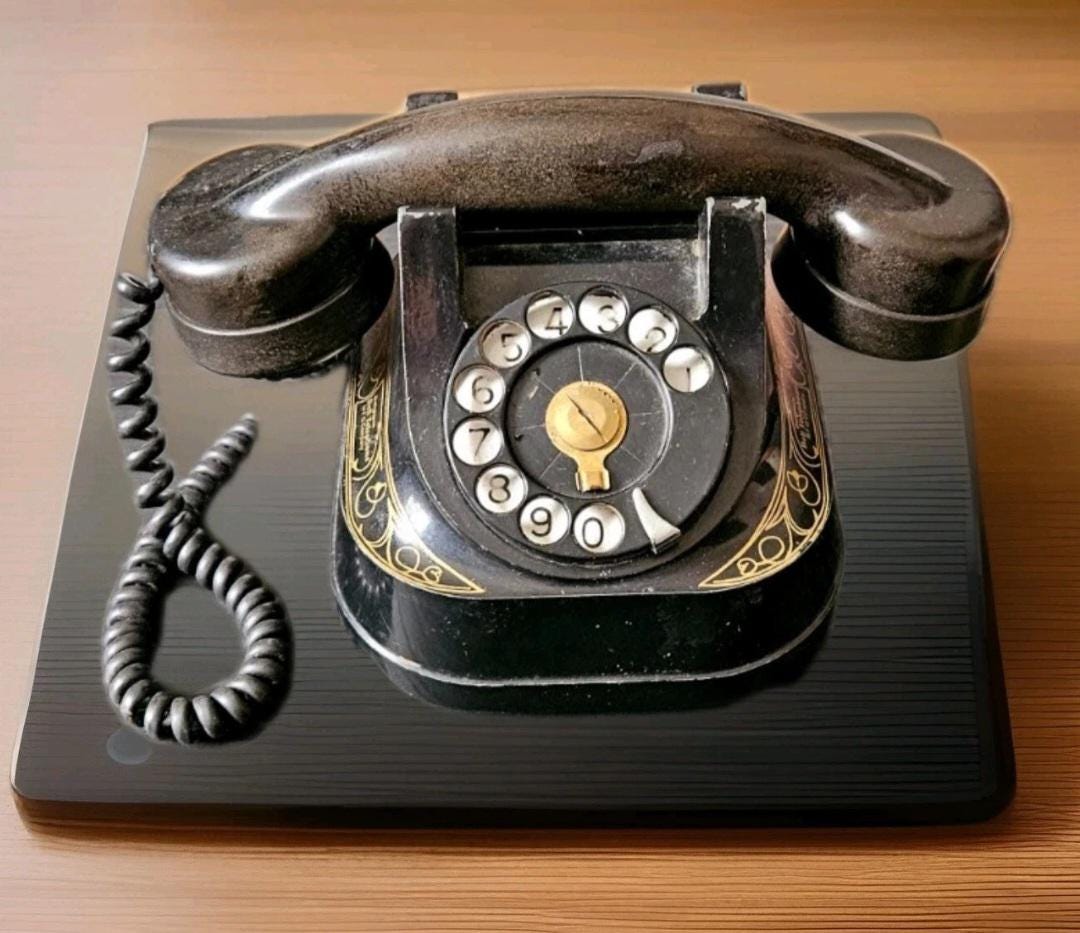 Ancien Téléphone Bakélite PTT - Modèle RTT-56 A Avec Poignée