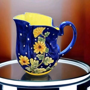 Vintage italienische Keramik handbemalt Krug Krug Vase blau mit gelben Blumen-geklebter Griff