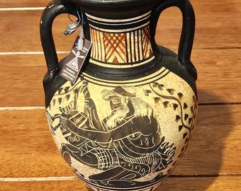Vaso ánfora griego antiguo Dionisio Baco / Réplica de cerámica ática de figuras negras / Decoración cerámica del dios del vino / Mitología griega pintada a mano
