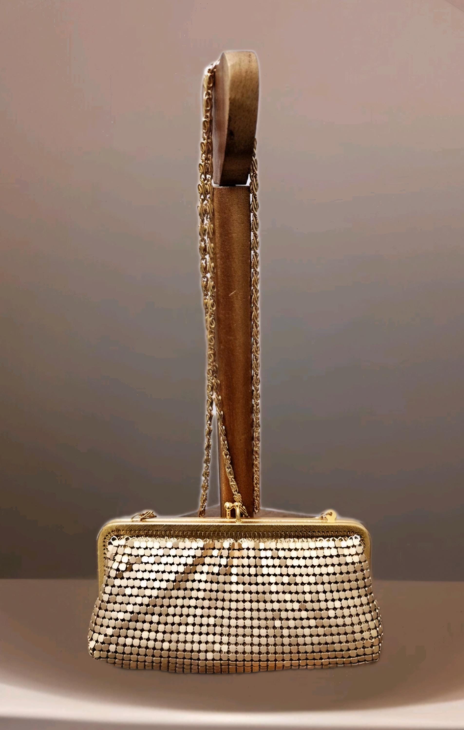 メアリーフランシス　ヴィンテージデザイナーバックパーティバック　ゴールド系　袋付 Vintage Style Farfalla Collection Metal Mesh Chainmail Gold