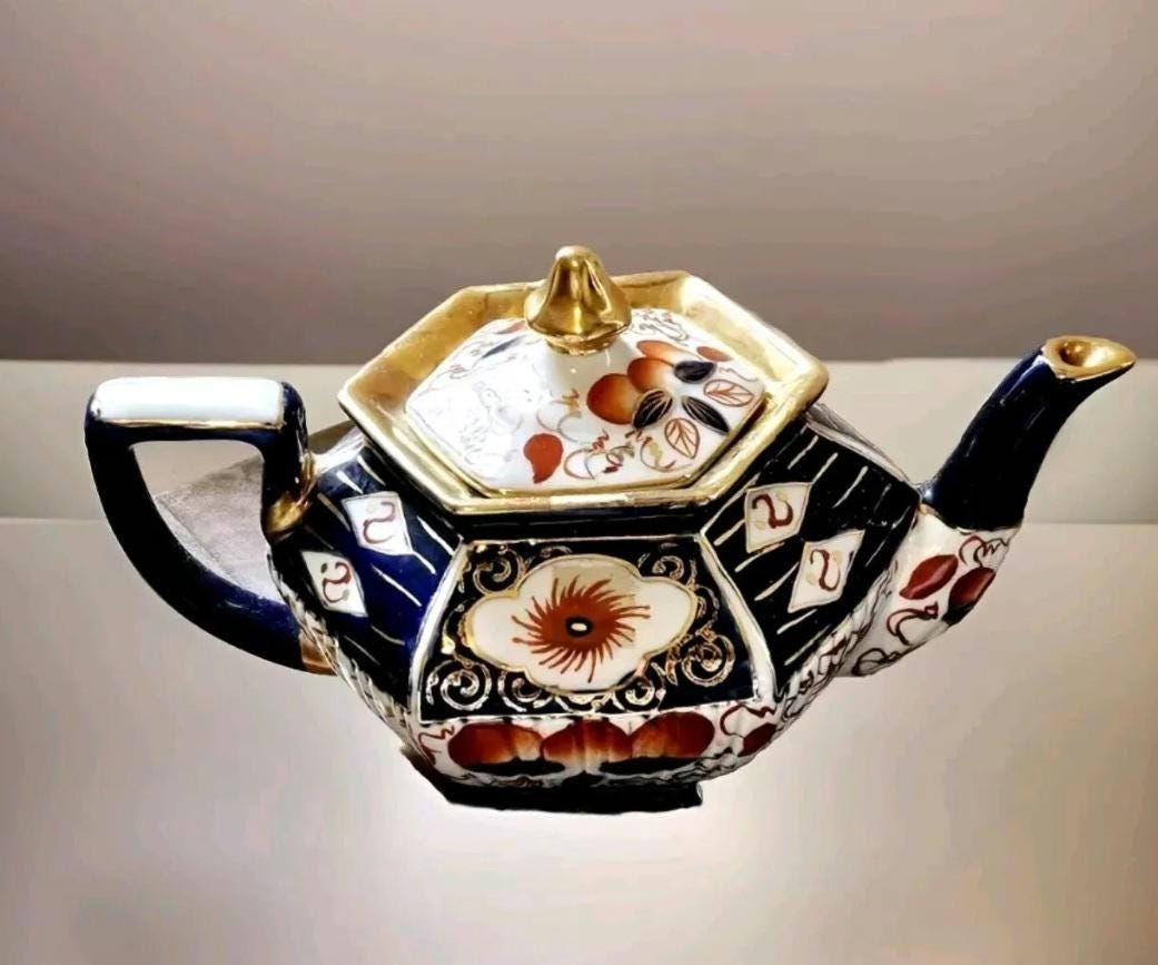 Vintage 1930 Handpainted Arthur Wood Traditional Imari Teapot