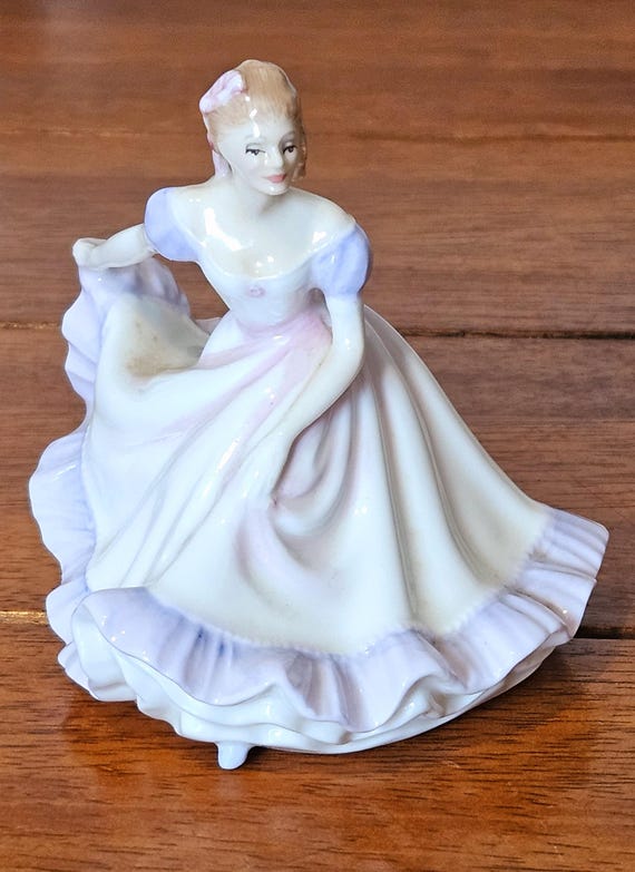 Royal Doulton “ninette” Figurine Retired HN 3215 Vintage 1970 by