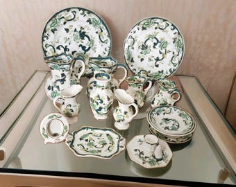 Kolekcja Masons Ironstone Chartreuse: dzbanki, talerze, wazony i wiele więcej