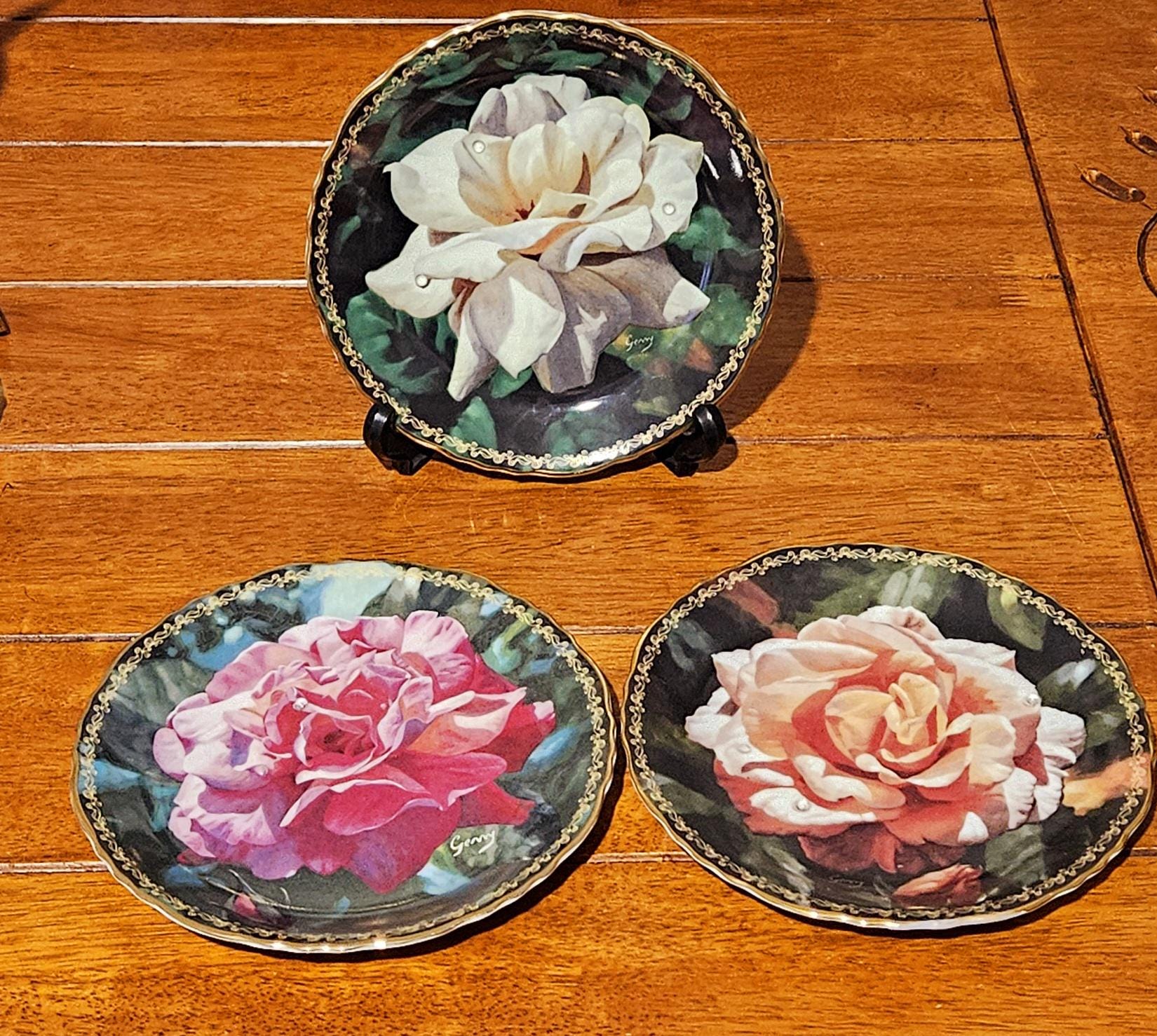 【BULL ROSE】和ダンス 七宝焼装飾取っ手 薔薇柄と多重框彫刻 Set of 3 Bradford Exchange Crystal Petals Rose Plates Regal