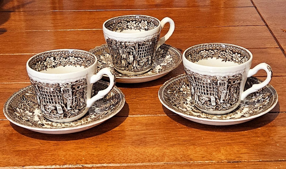 英国  Tudor Ware 皿3枚 貫入あり Royal Tudor Ware Coaching Taverns Brown (1828) Cups and Saucers