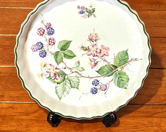 Naczynie do tarty quiche marki Mayell w stylu vintage ~ Ceramika ~ Wzór jeżyn, jeżyn i kwiatów ~ 9 1/4" ~ 23,5 cm Wyprodukowano w Anglii