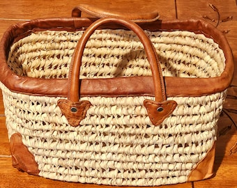 Marokkanische Handmade Stroh Markt Korb Tasche Woven Palm Leaf Tote Leder Griffe und Ecken Vintage