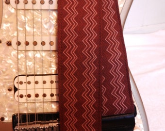 brown vertical chevron stripe indie guitar strap