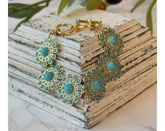 Pulsera de dalia turquesa: joyería con un diseño impactante