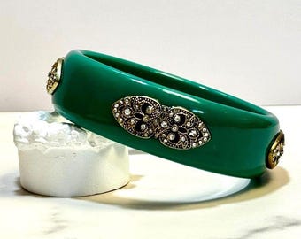 Pulsera rígida de esmeraldas de Premier Designs, joyería vintage llamativa.