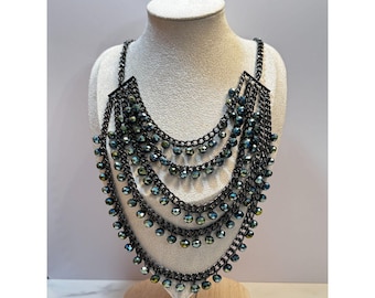 Collar multihilo "Movers & Shakers" de Premier Designs (modelo retirado)