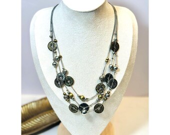 Collar vintage de varias hebras de metal mixto con discos plateados, estilo boho en capas, largo y ecléctico