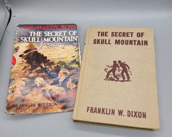 Vintage Hardy Boys book DJ 27 The Secret of skull mountain 1948