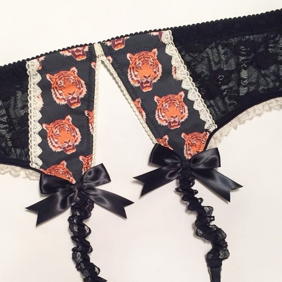 Black Lace Tiger Garter Belt With Cream 