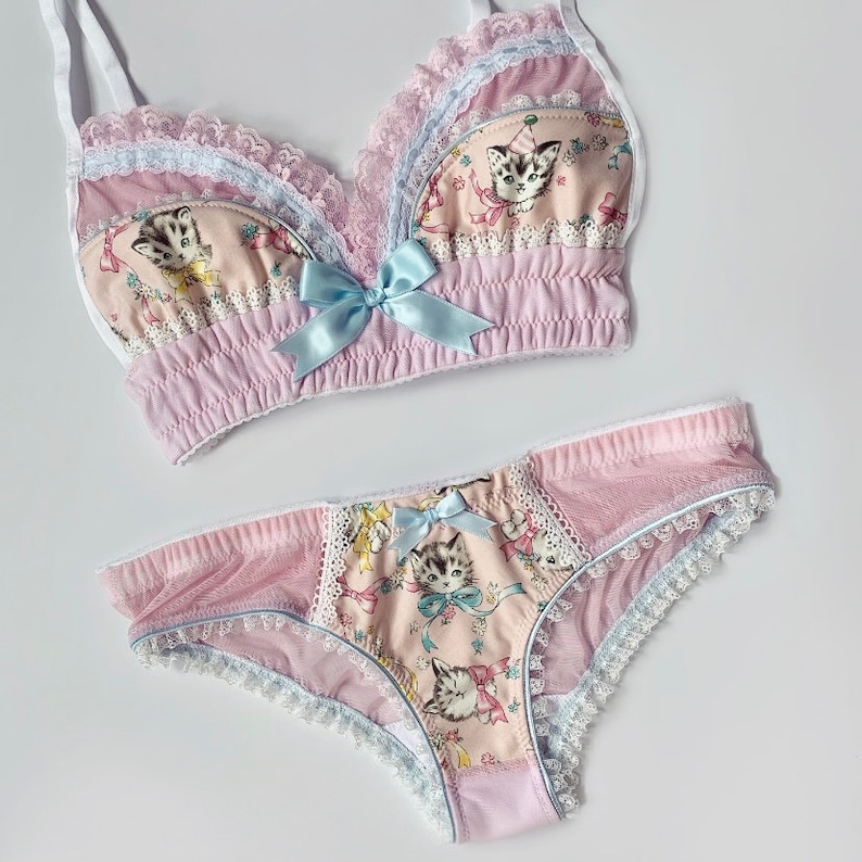 Pastel Pink Valentine Kitten Garter Belt Pick Your Size zdjęcie 4