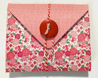 Envelope Pocket Accordion Card or Journal with Four Pockets and Doily/Cardstock Card Insert