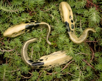 Ceramic Banana Slug Magnet (1)