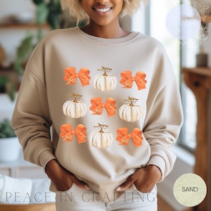Retro Fall Pumpkin Bow Sweatshirt, Fall Coquette Bow Sweatshirt, Autumn Pumpkin Sweatshirt, White Pumpkin Orange Bow, Autumn Bow Shirts