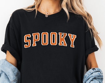 Bleib gruseliges T-Shirt, Komfortfarben, Halloween T-Shirt, Halloween Geschenk Shirt, Damen Halloween T-Shirt, gruselige Saison Shirt, Geist Halloween