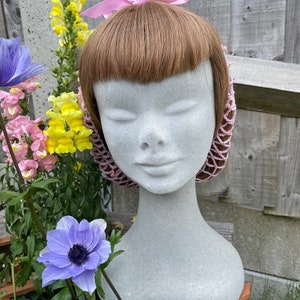 Pink-lilac 1940s style snood hairnet image 5