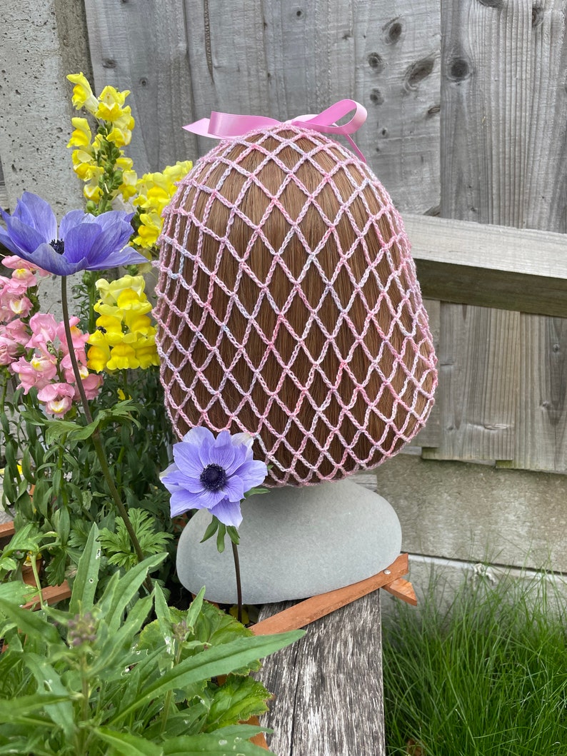 Pink-lilac 1940s style snood hairnet image 1