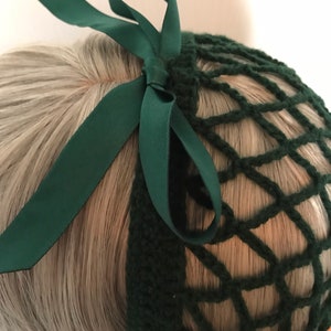 Dark green 1940's style snood/hairnet image 3