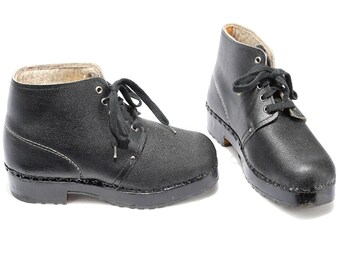 wide width wooden clogs