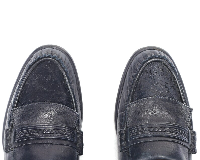 US Women 8 Navy Leather Loafers 80s Vintage Retro Shoes Slip On Stormy Blue Driver Shoes Europe Penny Shoes Size Eur 38.5 Uk 5.5