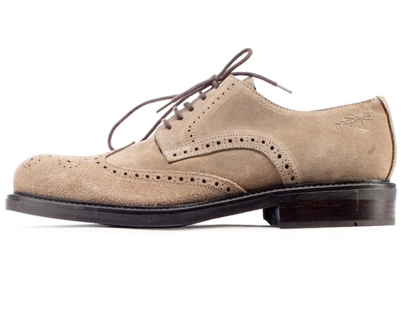 beige brogues