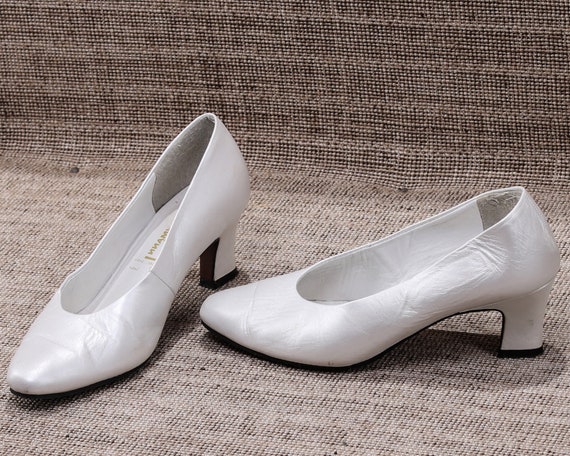 white pumps uk