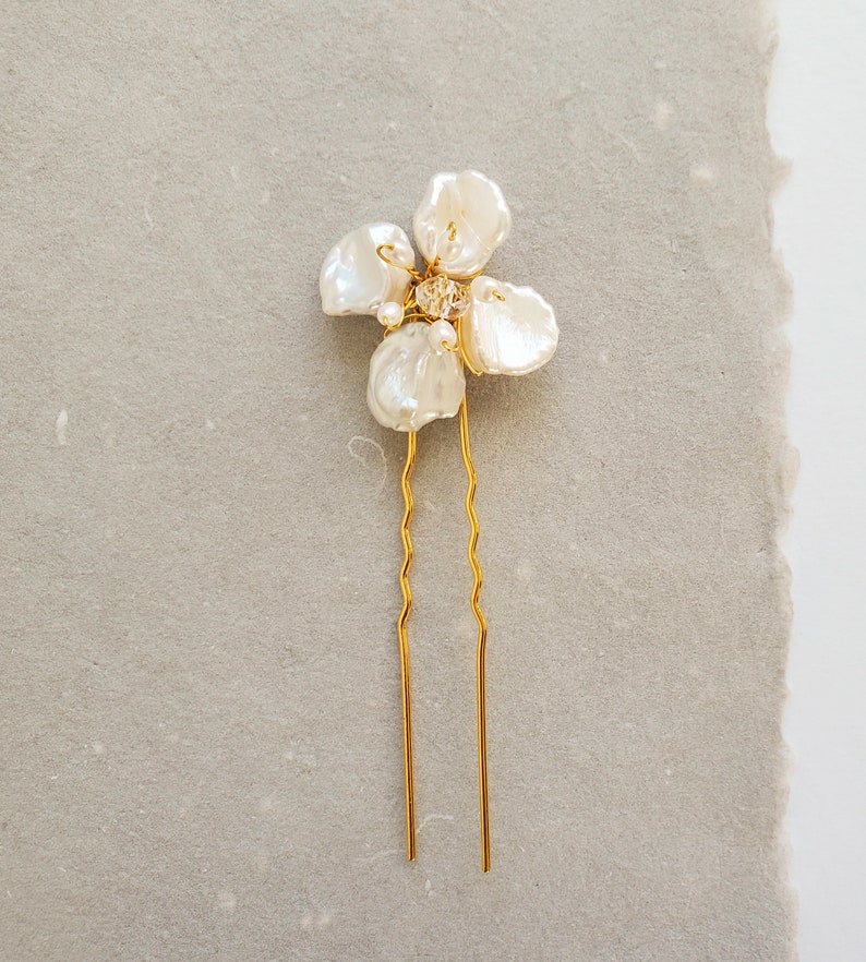 Pearl Flower Hair Pin, Freshwater Pearl Hair Pin, Pearl Bridal Hair Pin, Pearl Wedding Accessories, Bridal Hair Pin Silver, Floral Hair Pin Gold