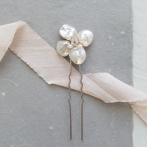 Pearl Flower Hair Pin, Freshwater Pearl Hair Pin, Pearl Bridal Hair Pin, Pearl Wedding Accessories, Bridal Hair Pin Silver, Floral Hair Pin Silver