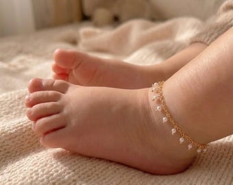 Baby Pearl Anklet bracelet, Toddler Gold Anklet, Kids Pearl Anklet, Flower Girl Gift, Pearl Jewelry, First Birthday Gift, Gift for Daughter