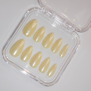 Butter Yellow Chrome Press-On Nails  | Yellow Nails | Press-On Nails | Chrome Nails | Simple Nails | Pastel Nails