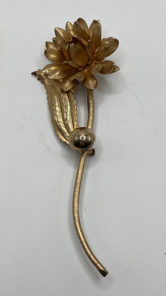 Flower Brooch / Pin, Gold toned, Vintage / Costume