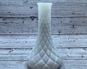 Milchglas-Diamantknospenvase, 6'' Vintage